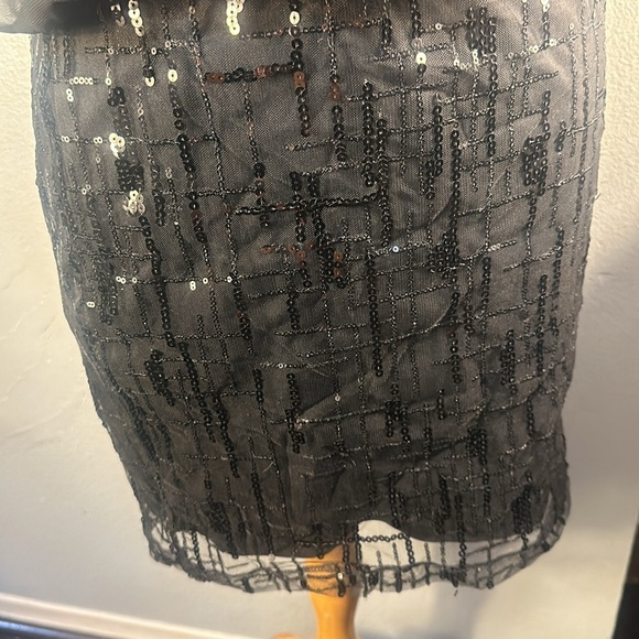 Black short dress by Guess size 8 - Picture 2 of 6